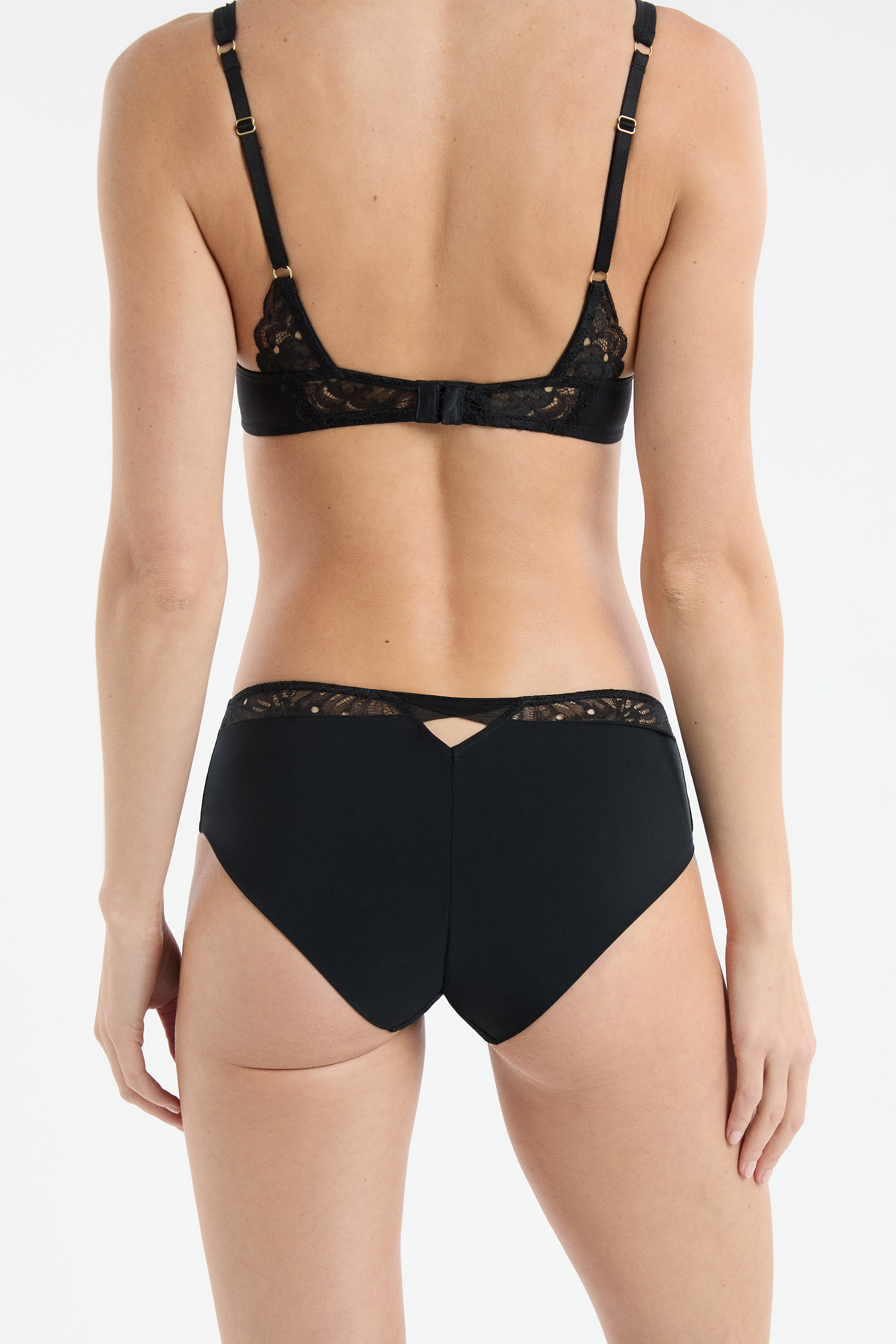 Slip con dettagli in pizzo